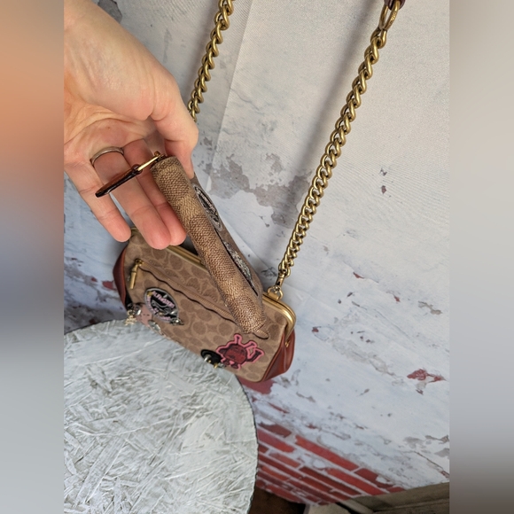 Coach × Keith Haring Kiss N Lock Handbag With matching  Tri Fold Wallet - Picture 6 of 16